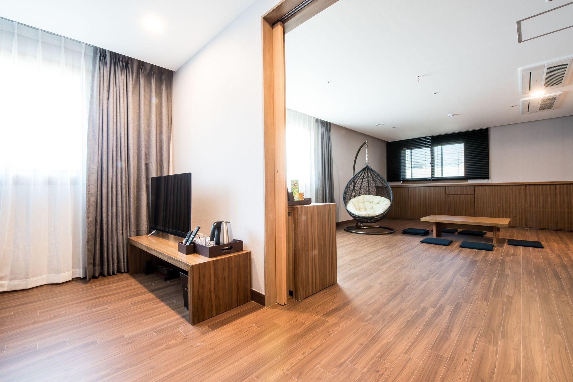 Silla Boutique Hotel Premium Gyeongju Exterior photo