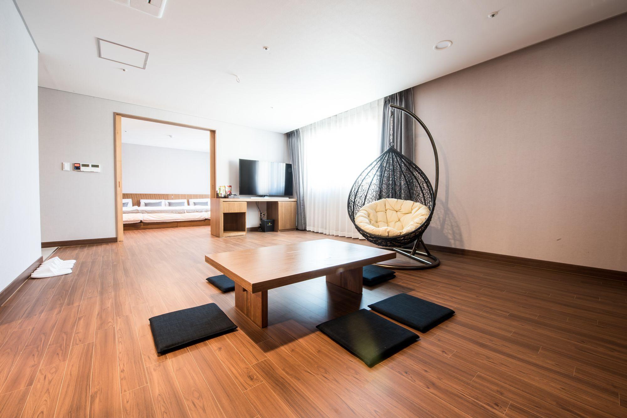 Silla Boutique Hotel Premium Gyeongju Exterior photo