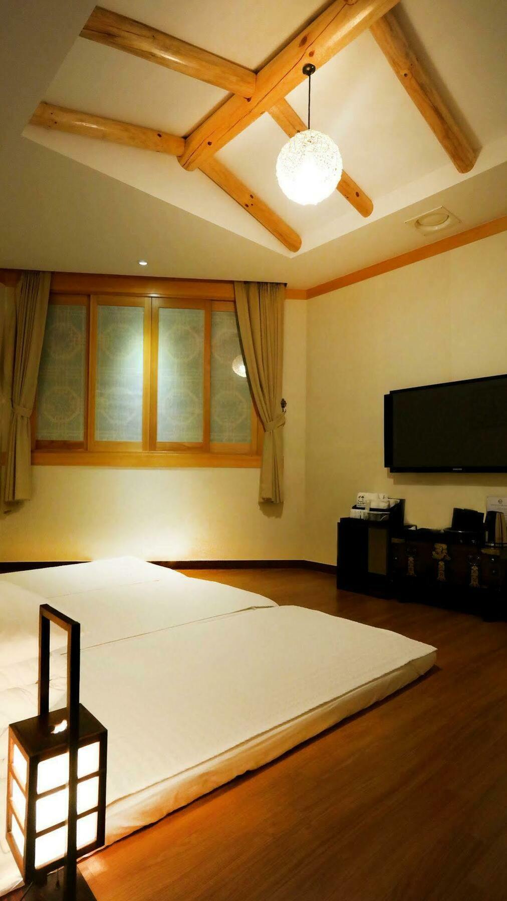Silla Boutique Hotel Premium Gyeongju Exterior photo