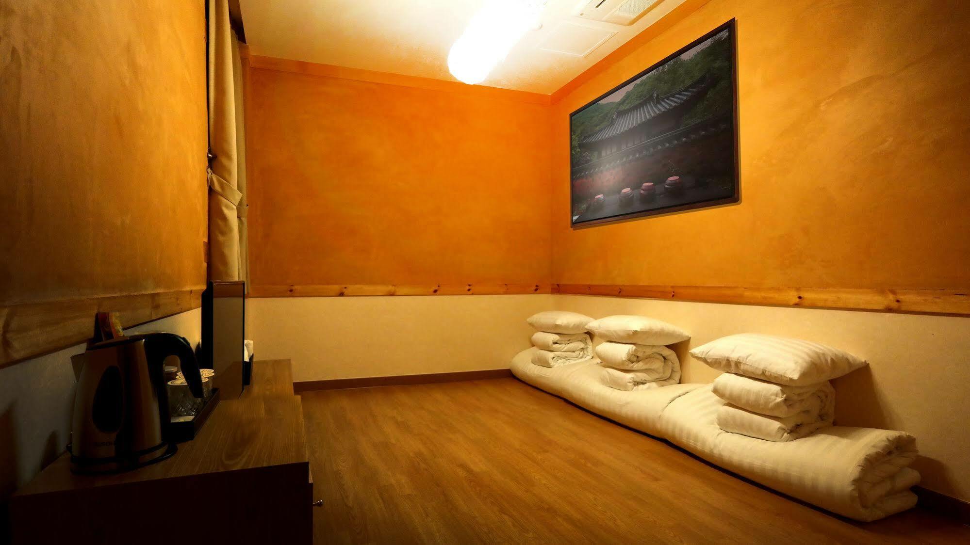 Silla Boutique Hotel Premium Gyeongju Exterior photo
